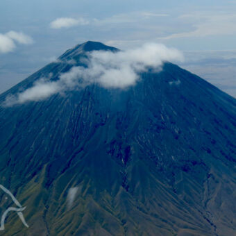 de mysterieuze berg uitzicht op de Ol Doinyo Lengai vulkaan de heilige berg van de masai tanzania