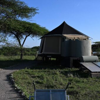 luxe tented camp met buitendouche ne prachtig uitzicht